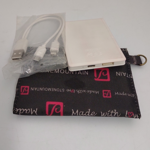 iWalk (UBC1800-002A) Charging Pack For iPhone or Android Devices - Picture 3 of 6